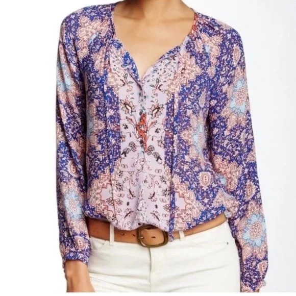 Lucky Brand Blue abstract Tile Print Long Sleeve Boho peasant top ❤️ - Picture 3 of 10